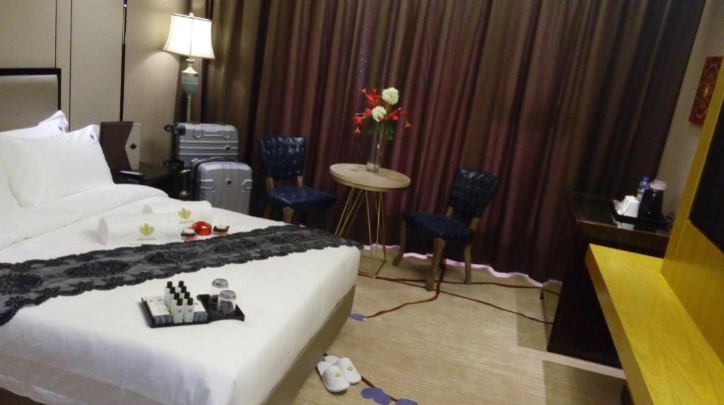 Lotus Blu Hotel Legazpi City Exteriör bild