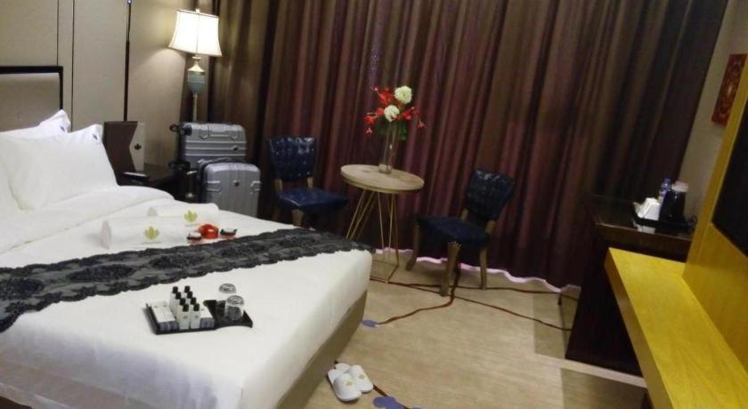Lotus Blu Hotel Legazpi City Exteriör bild