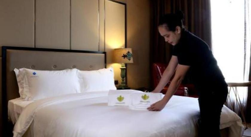 Lotus Blu Hotel Legazpi City Exteriör bild