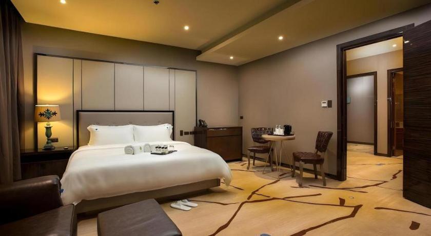 Lotus Blu Hotel Legazpi City Exteriör bild